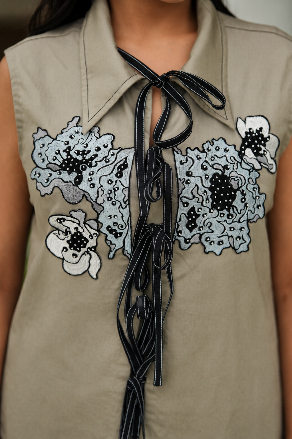 Knotted Floral Set (English Grey) - vanshika&sakshi