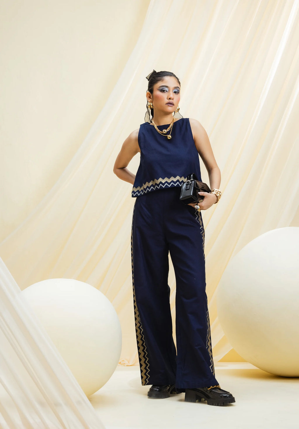 Priyanka Jalan In Our Waves of Thira Set - vanshika&sakshi