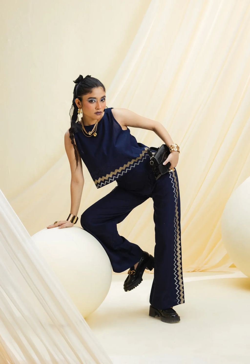 Priyanka Jalan In Our Waves of Thira Set - vanshika&sakshi