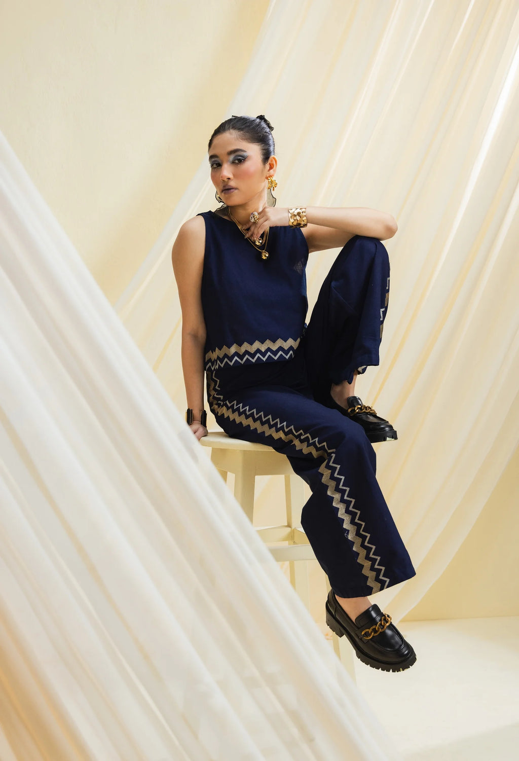 Priyanka Jalan In Our Waves of Thira Set - vanshika&sakshi