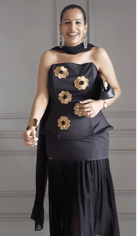 Nisha Goenka In Our Midnight Flora Set - vanshika&sakshi