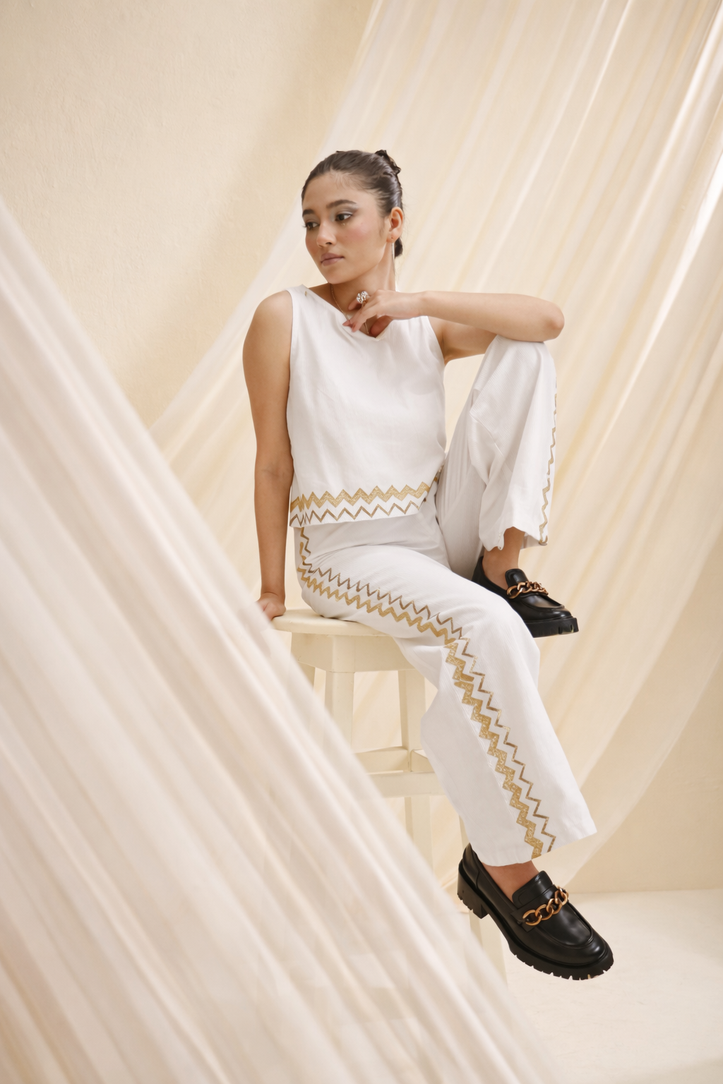 Waves of Thira Set (White) - vanshika&sakshi